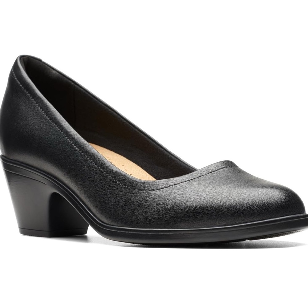 Brand New in Box Clark’s Woman’s Emily Ruby Pump 9.5wide